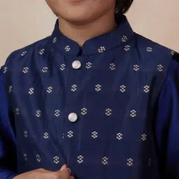 PSPeaches Kids Blue Boys Mandarin Collar Straight Kurta & Pyjamas With Nehru Jacket image 5