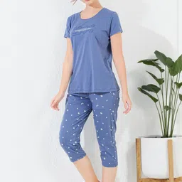 QUIRA Women Printed Regular Fit T-shirt & Capri Set Night suit image 3