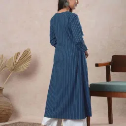 Kami Kubi Blue Cotton Embroidered Straight Kurta image 2