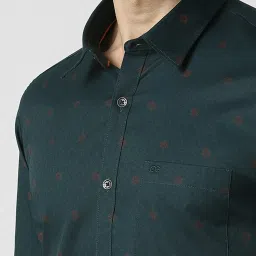 Peter England Green Cotton Slim Fit Printed Shirt image 4