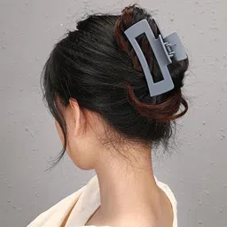 GLOSSY Women Set of 3 Claw Clip image 4