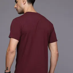 Allen Solly Solid Slim Fit Casual T-shirt image 5