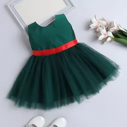 The Magic Wand Sleeveless Solid Lace Detailed Flared Dress - Green-image-6