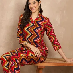 CHETI Women Printed Regular Kurta with Trousers image 4