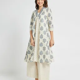 Span White Cotton Printed Three-Quarter Sleeves Kurta image 4