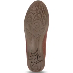 Metro Women's Tan Wedge Pumps image 4