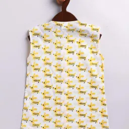 VASTRAMAY Boys Yellow Cotton Printed Kurta Sets image 4