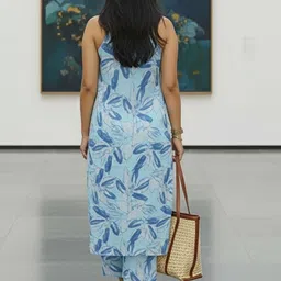 THE FAB FACTORY Women Floral Printed Regular Kurta with Trousers image 3