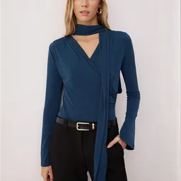 Trendyol Women Solid V-Neck Bodysuit-image-39