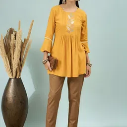 SZN Women Trousers image 4