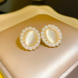 COOLWOOL Oval Studs Earrings image 3