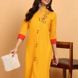 VAHSON Floral Yoke Design Mandarin Collar Thread Work Beads And Stones Straight Kurta image 3