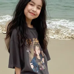LULU & SKY Girls Printed V-Neck Raw Edge T-shirt image 4