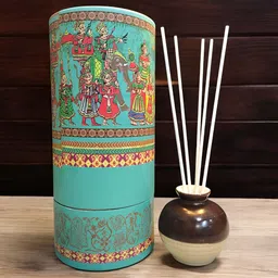 GLOBAL AROMA 7Pc White & Green Printed Aroma Oil Diffuser With Aroma Oil & Sticks - 100ml image 4