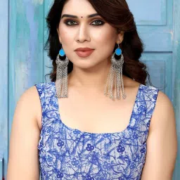 Satrani Blue Floral Print Saree With Unstitched Blouse image 5