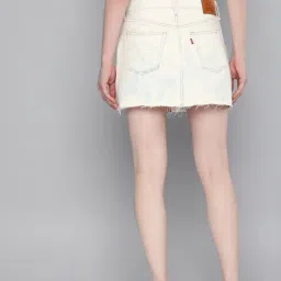 Levi's Women's Mid Rise Light Blue Regular Fit Denim Skirt image 2