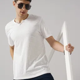 Celio White Cotton Regular Fit Henley T-Shirt image 5