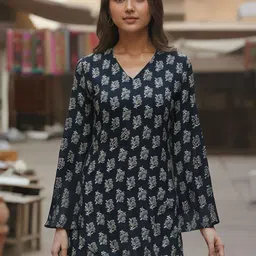 DIVASTRI Floral Printed V-Neck Flared Sleeves Straight Kurti-picture-16