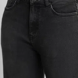 Forever 21 Black Blended Regular Fit Mid Rise Jeans image 5