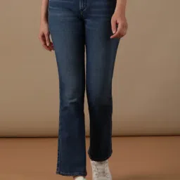 Wrangler Blue Relaxed Fit Mid Rise Jeans-image-16
