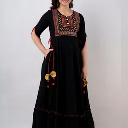 ftDiva Floral Embroidered Anarkali Kurta-picture-34
