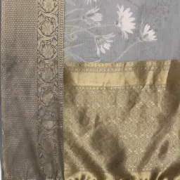 Silk Land Grey Silk Printed Saree With Unstitched Blouse image 5