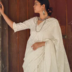 Chidiyaa Safed Winter Almond Ivory Block Printed Saree image 5