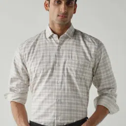Reid & Taylor White & Brown Cotton Regular Fit Checks Shirt-picture-16