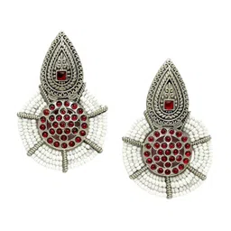 KARATCART Silver-Plated Kundan Beaded Teardrop Shaped Oxidised Drop Earrings image 2