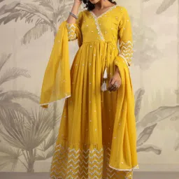 SCAKHI Yellow Cotton Embroidered Kurta Pant Set With Dupatta image 5