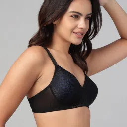 Clovia Black Lace Non-Wired Full Coverage Bra image 5