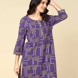 Zelena Three Fourth Sleeves Floral Block Printed  Maternity & Feeding Kurta With Concealed Zipper - Purple image 4