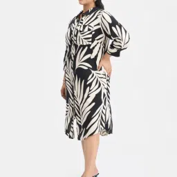 VIRGIO Black Relaxed Fit Printed Dress image 4