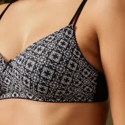 Clovia White & Black Non Wired Padded T Shirt Bra image 5