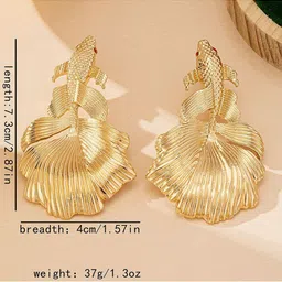 QUECY Animal Shaped Drop Earrings image 2