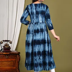 tantanatan Women Printed Viscose Rayon Flared Kurta image 2