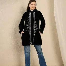 First Resort By Ramola Bachchan Black And White Deodar Embroidered Relaxed Fit Jacket-picture-5