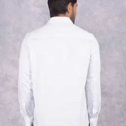 Crimsoune Club Men Smart Spread Collar Checked Cotton Slim Fit Casual Shirt image 3