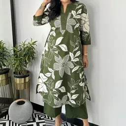 CaniBani Women Ethnic Motifs Printed Regular Kurta with Trousers image 2