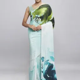 Navyasa Powder Blue Liva Crepe Floral Printed Saree With Coordinated Unstitched Blouse Piece-image-2