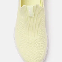 Skechers Women Solid Go Walk 5 Trendy Regular Walking Shoes image 5