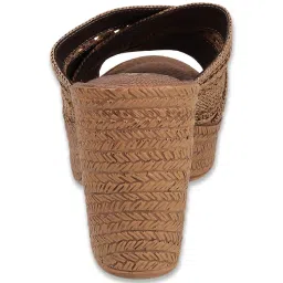 Catwalk Women's Beige Cross Strap Sandals image 5