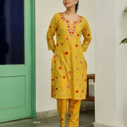 House Of Chikankari Yellow Cotton Aari Embroidered Kurta Pants Set-picture-16