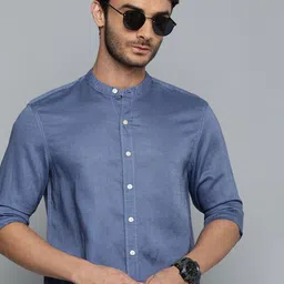 Levis Slim Fit Solid Casual Shirt-picture-37