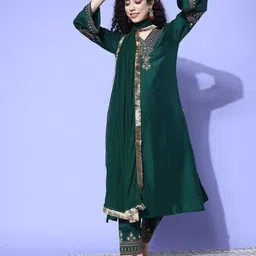 Varanga Green Zari Embroidered Flared Sleeves Kurta with Trouser & Dupatta image 5