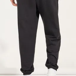 Styli Men Black Mid-Rise Oversized Fit Joggers image 2