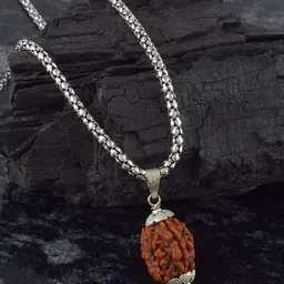 ADMIER Unisex Silver-Plated 3 Mukhi Nepali Rudraksha Beaded Pendant with Chain-picture-18
