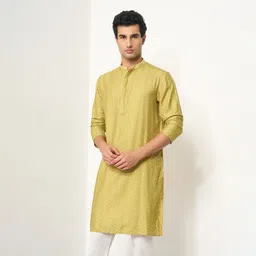 indus route by pantaloons Men Solid Viscose Rayon Straight Kurta-picture-23