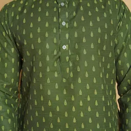 vishesta Men Printed Cotton Blend Straight Kurta image 4