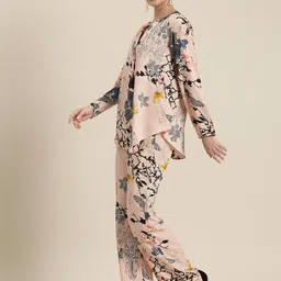 Qurvii Floral Print Crepe Co-Ords image 5